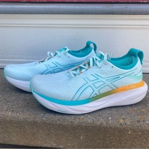 Women’s Asics Nimbus 25 size 10